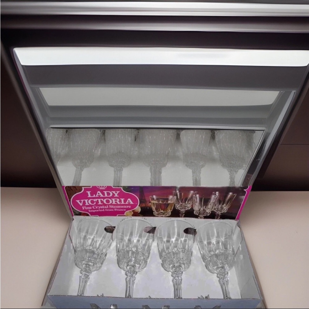 Vintage NOS Lady Victoria Crystal Stemware in Chantelle Pattern Box Set of 4
